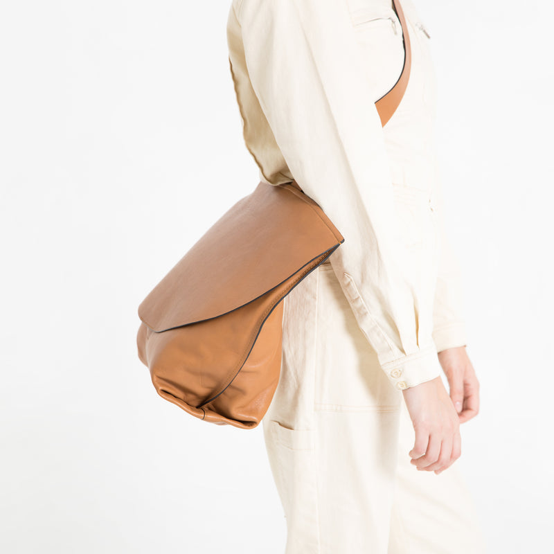 London Large Highlight Woven Tote Camel